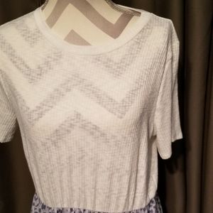 NWT PERFECT PEACH TOP. WHITE, LEOPARD, BLUE. VERY PRETTY